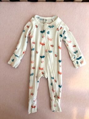 Larkspur Baby Company Baby Girl Bamboo Butterfly-Print Zip One-Piece Pajama- EUC